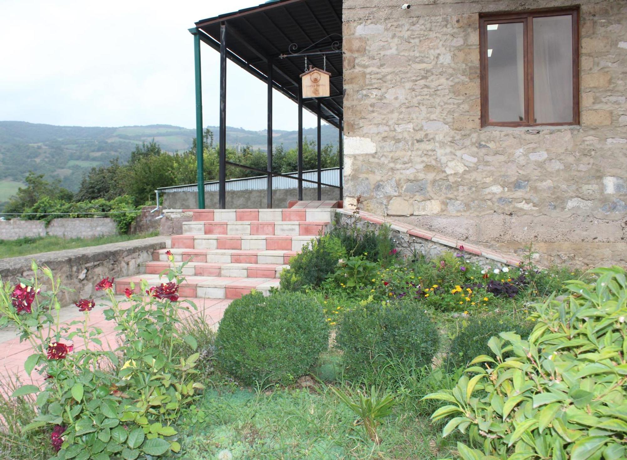 Hotel Bears And Berries Berd Exterior foto